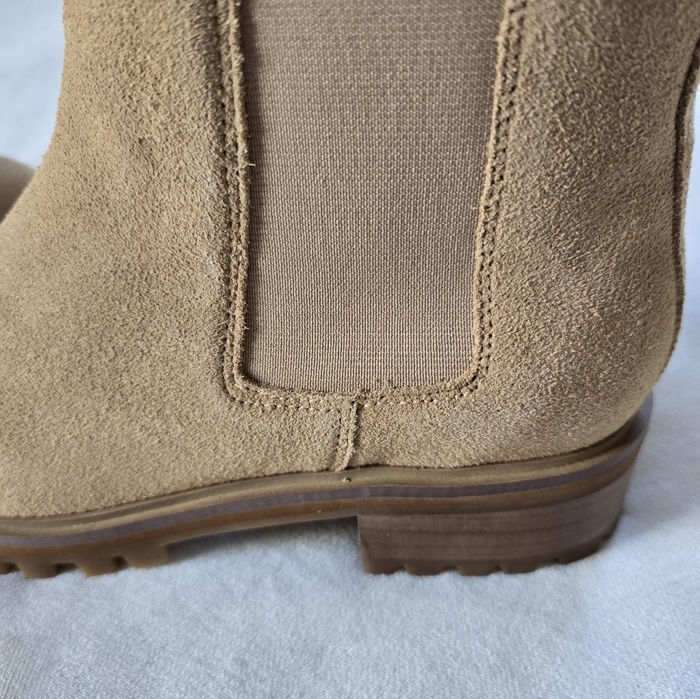 Quince▪️Italian Leather Suede Chelsea Boots in Desert - Picture 13 of 16